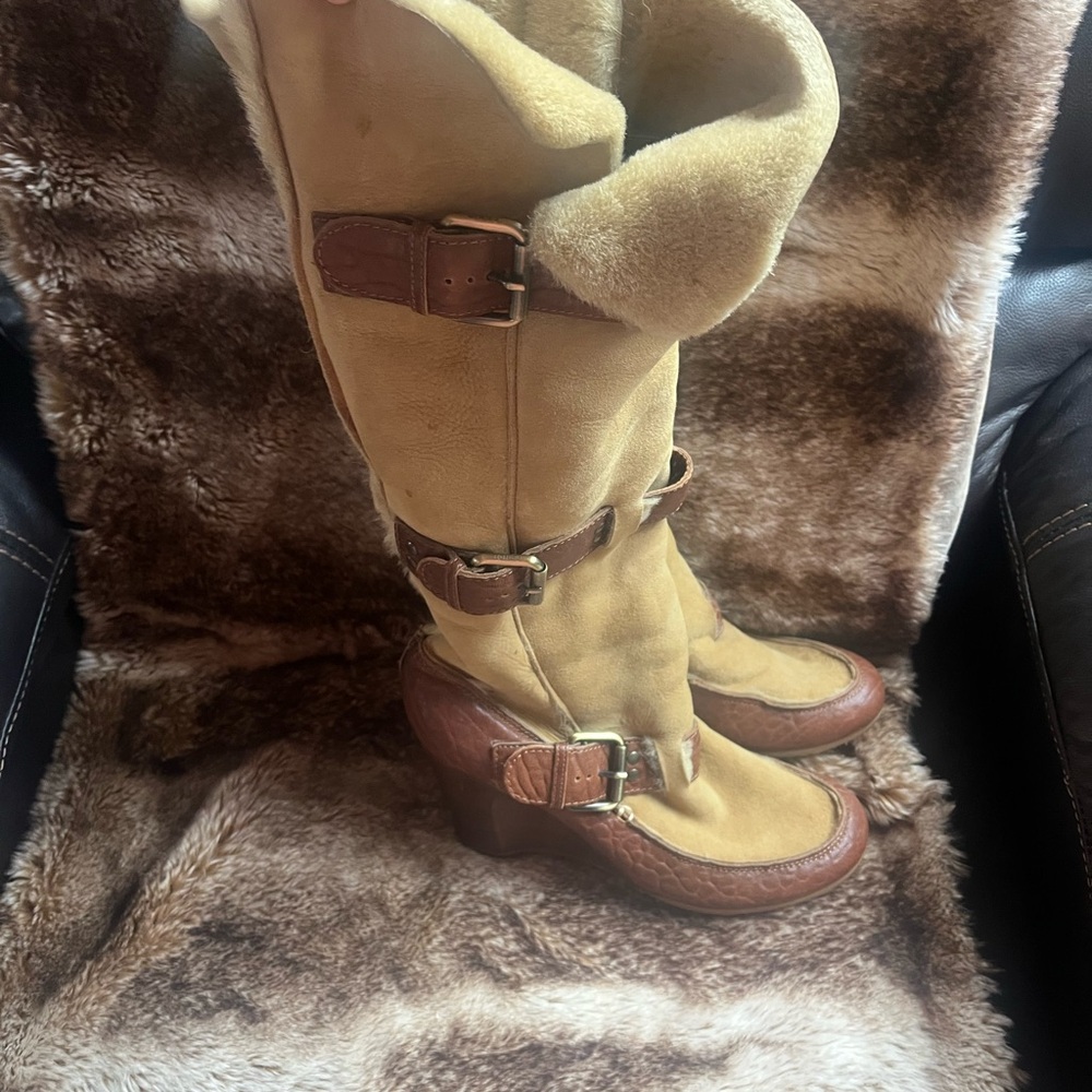 Fendi Shearling lined suede Boots Tan and Brown Women's Boots Size 40